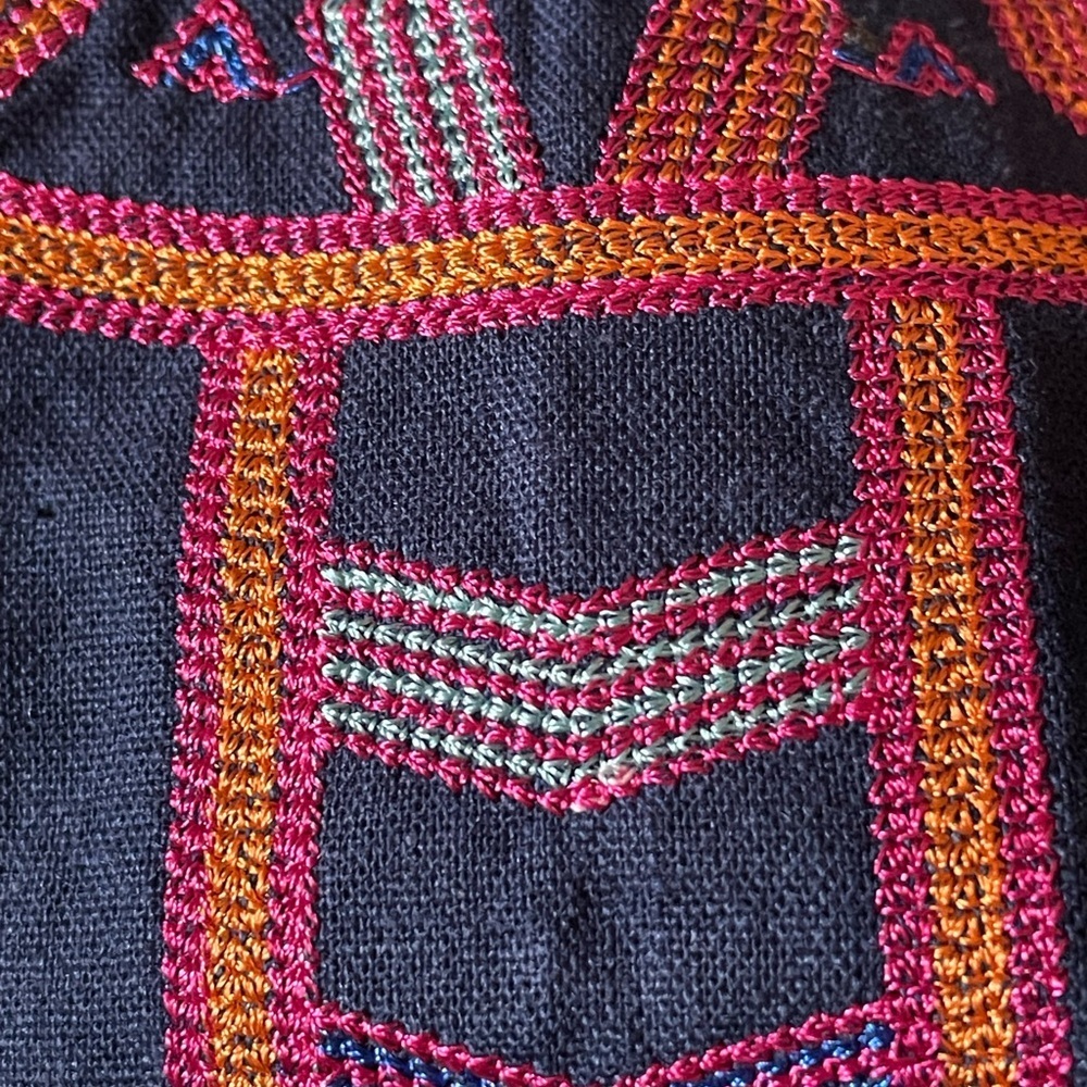Karlie embroidered dress - Picture 4 of 7